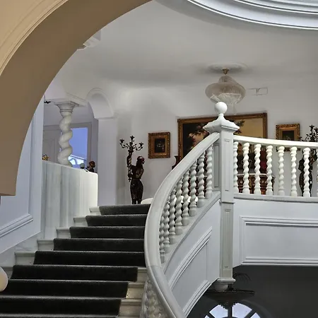 Palacio ゲストハウス 3*