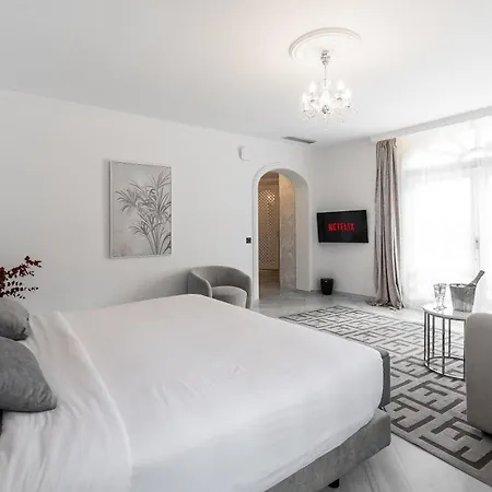 ゲストハウス Palacio