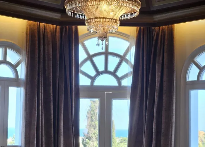 Palacio 3*