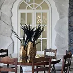 Palacio בית הארחה מארבלה