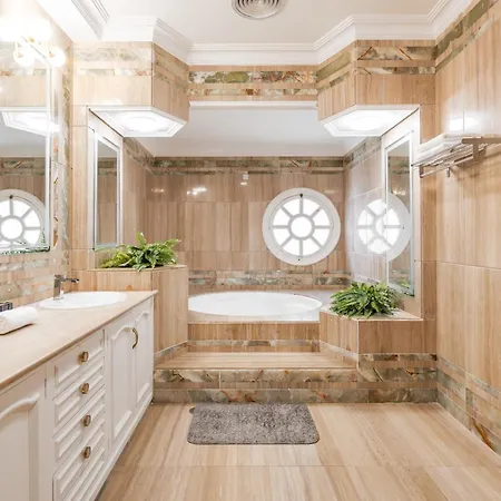 Palacio 3* 마르베야